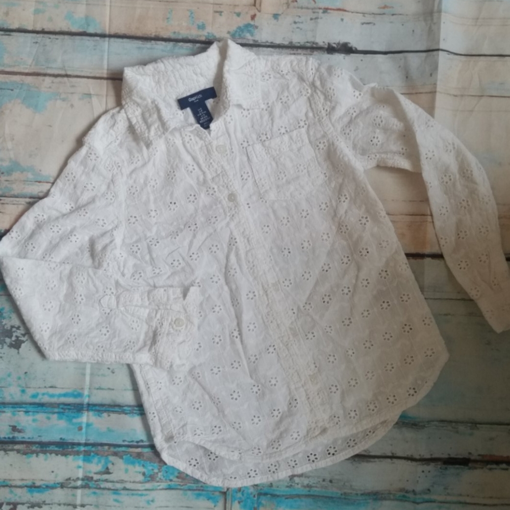 Girls GAP sz s (6/7) eyelet button down